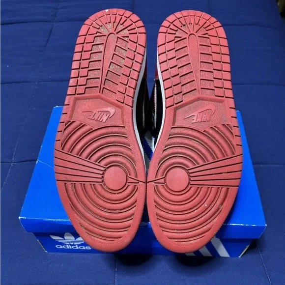 Jordan 1 Retro OG High Patent Bred 2021 Size 10 - Picture 5 of 7